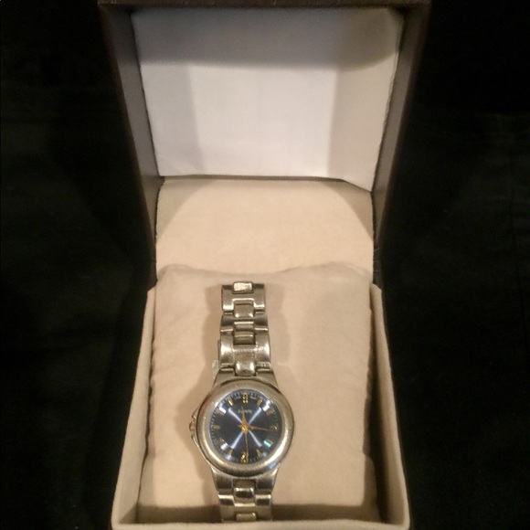 Silver watch with a Dark blue face - Picture 2 of 3